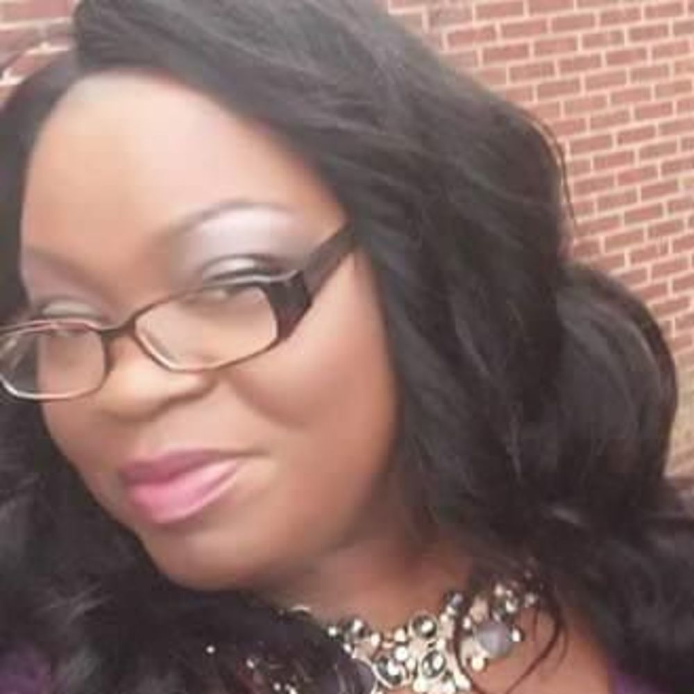 Meet your Posher, Denise